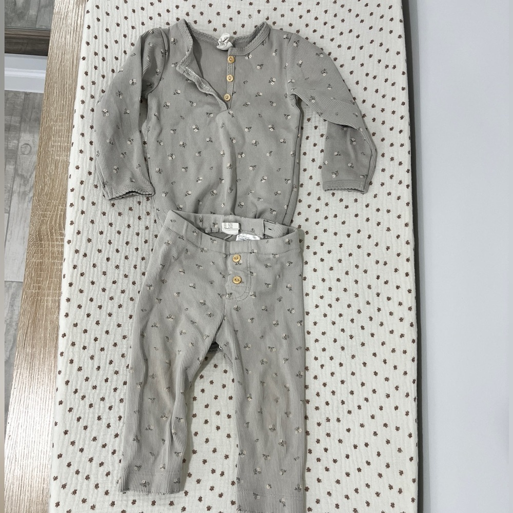 H&M Dainty Floral Set